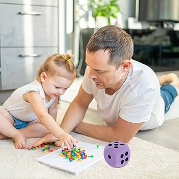 ヒノキのサイコロ２個セット 5cm ✕ 5cm　視力の低い方も手触りで読める サイコロ 400MM アカ: ｜教育・保育関係者向けサイトPLAYSCAPE